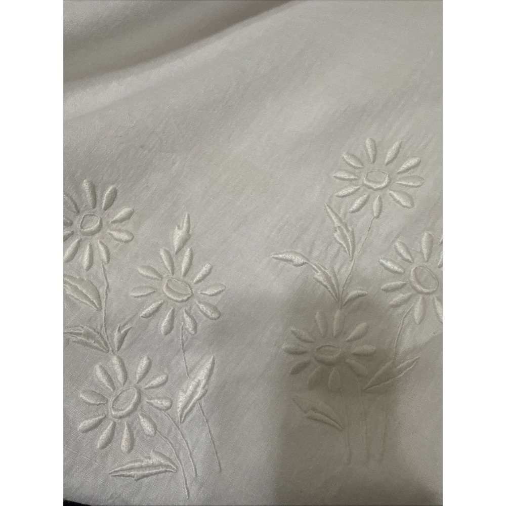 Vintage Hand Embroidered Tablecloth Large Rectangle 69x89 Cotton Scalloped Stain - Picture 10 of 13